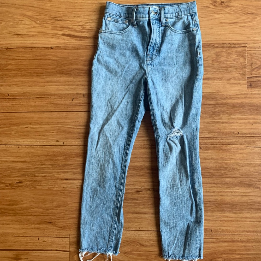 Madewell The Perfect Vintage Jean- mid rise light wash denim knee rip